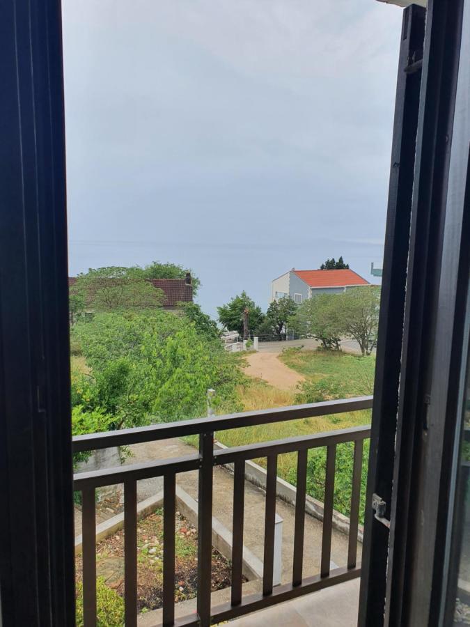 Vila Lidus Brist Extérieur photo