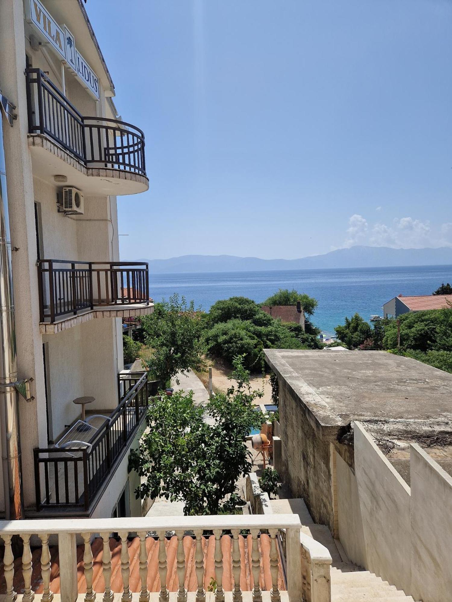 Vila Lidus Brist Extérieur photo